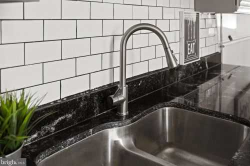 33 Ruby St, Lancaster PA  17603-5166 exterior