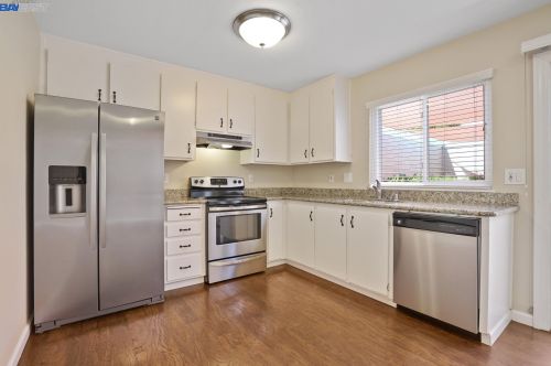2150 Goldcrest Cir, Pleasanton, CA 94566-5427