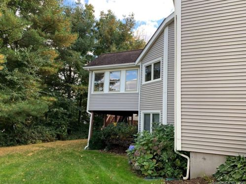 21 Scenic Hill Rd, Huntington CT  06484-2269 exterior
