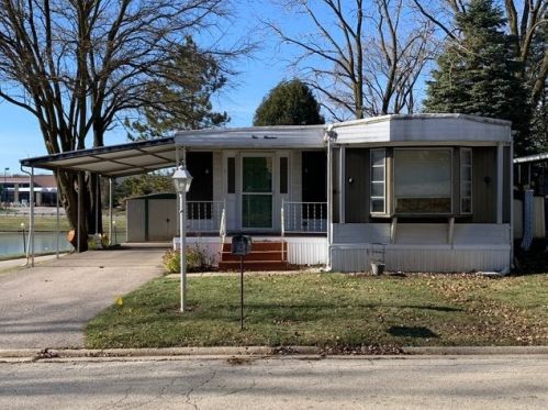 400 Golf View Dr, Bull Valley, IL 60014-8202