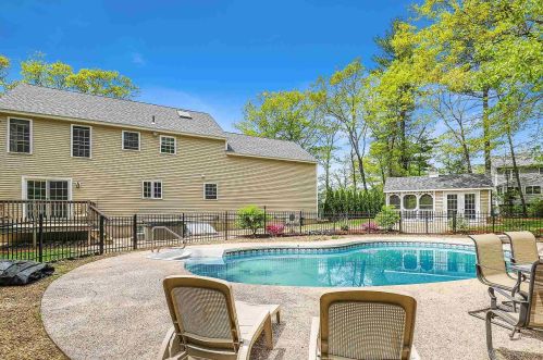 146 Fordway Ext, Derry, NH 03038-4384