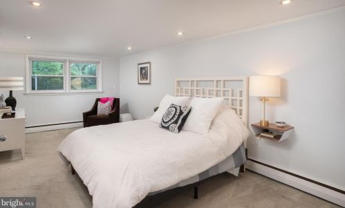 17 Leavitt Ln, Princeton NJ  08540-3921 exterior