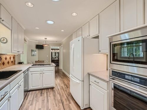2269 Echo Hl Cir, Atlanta GA  30345-1902 exterior