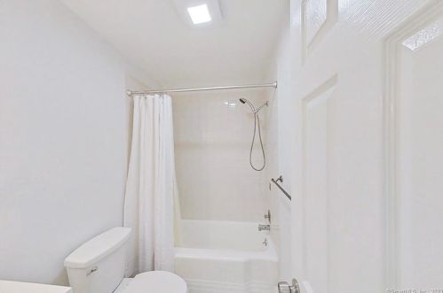 27 Hawthorne Dr, Norwalk CT  06851-4113 exterior