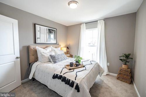 943 North St, Carlisle, PA 17013-1746