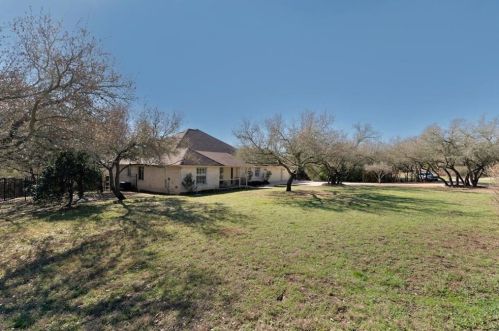 9915 Derecho Dr, Austin, TX 78737-1027