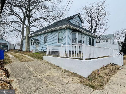 11 2nd Ave, Runnemede, NJ 08078-1104