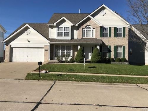 2068 Avalon Ridge Cir, Fenton, MO 63026-7805