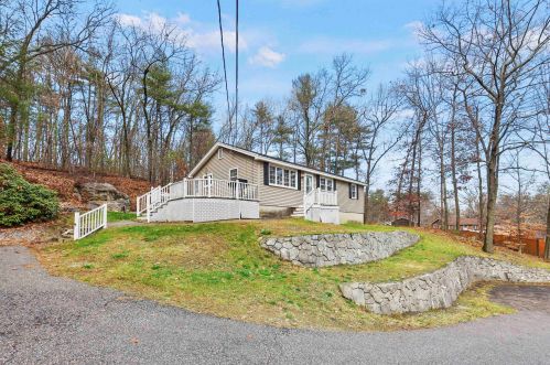 61 Auburn Rd, Londonderry, NH 03053-2274