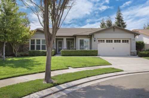 1216 Maple Leaf Ct, Manteca, CA 95336-5122