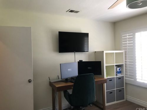 6807 Rycroft Dr, Riverside CA  92506-5352 exterior