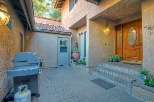 2048 Avenue Of The Trees, Carlsbad, CA 92008-1104