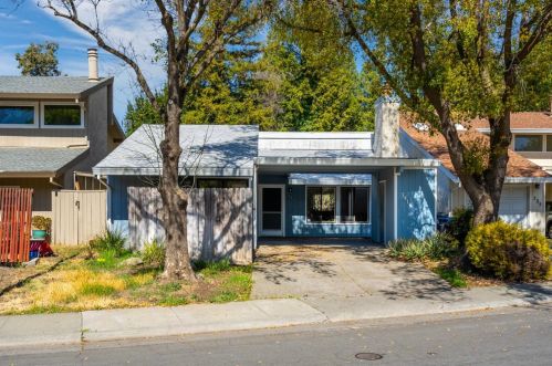 741 Bianco Ct, Davis, CA 95616-0613