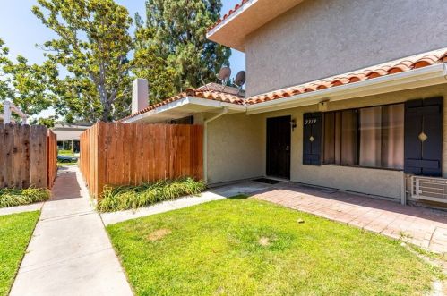 2319 Joana Dr, Santa Ana, CA 92705-7706