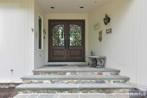 60 Heather Ct, Allendale, NJ 07401-2025
