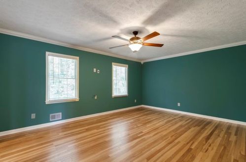6769 Lockridge Dr, Atlanta GA  30360-1555 exterior