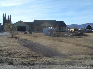 21201 Sierra Vista Dr, Tehachapi, CA 93561-8633