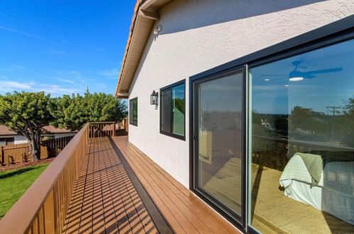 2063 Grandview St, Oceanside CA  92054-5618 exterior