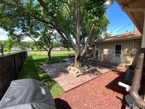 5738 Lyons St, Morton Grove, IL 60053-1549