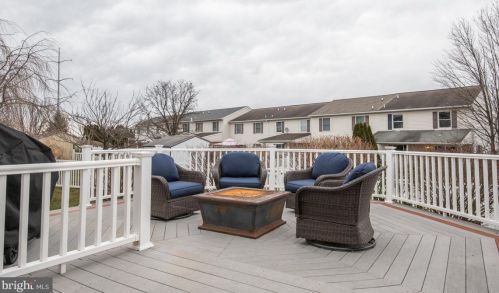 600 Fox Ridge Ln, Lebanon PA 17042-7692 exterior