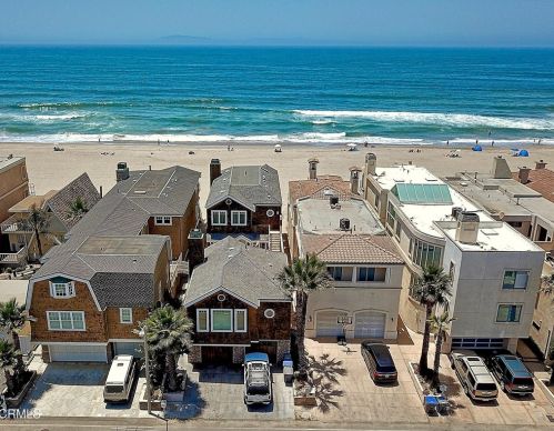 3534 Ocean Dr, Oxnard CA  93035-4345 exterior