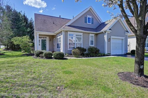 49 Freesia Ct, Holmdel Village, NJ 07733-2908