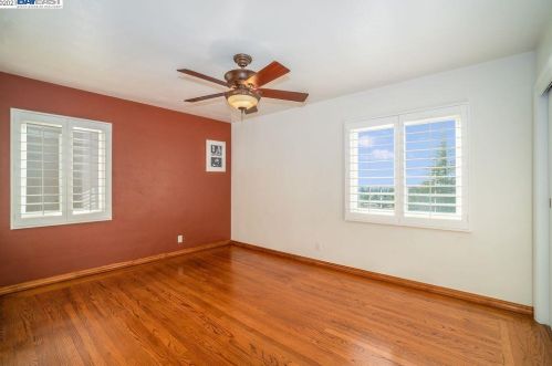 1301 Juana Ave, San Leandro CA  94577-5044 exterior