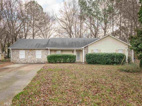44 Mallie Ct, Hampton, GA 30228-2993
