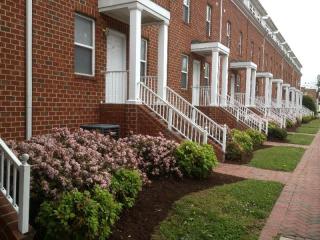 900 Marshall St, Richmond VA  23220-3836 exterior