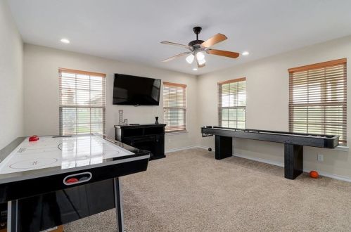 20217 Engelmann Ln, Webberville TX exterior