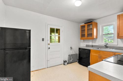 9910 Gardiner Ave, Silver Spring MD 20902-5111 exterior