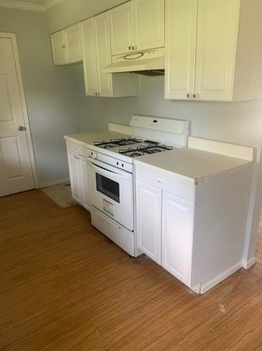 679 Edgeglen Dr, Dallas TX  75217-4121 exterior