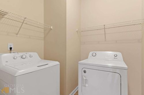 5665 Baffin Rd, Atlanta GA  30349-7051 exterior