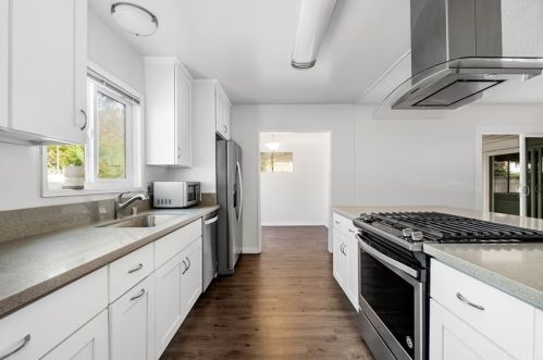 22631 Hickory Ave, Torrance CA  90505-2945 exterior