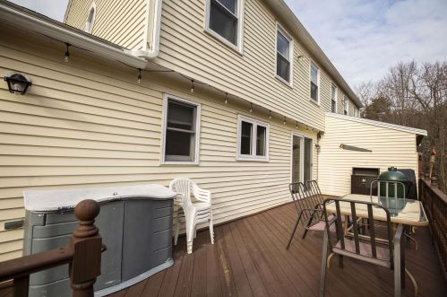 9 Crane Crossing Rd, Plaistow NH  03865-2235 exterior