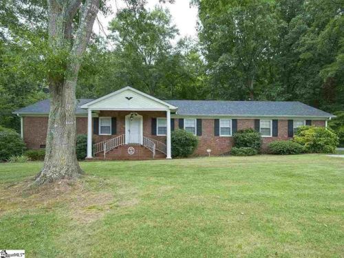405 Longview Dr, Laurens, SC 29360-3909