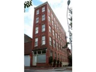 320 Race St, Philadelphia PA 19106-1820 exterior
