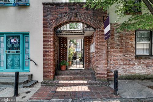 718 Addison St, Philadelphia, PA 19147-1353