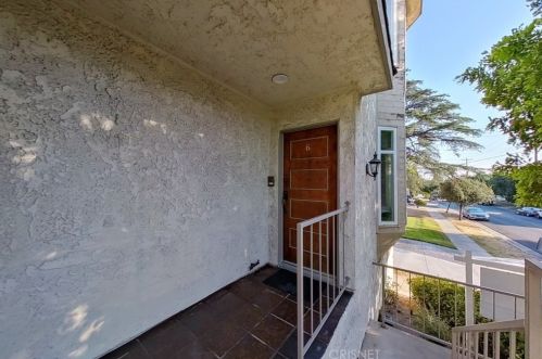 240 Adams St, Glendale, CA 91206-4548