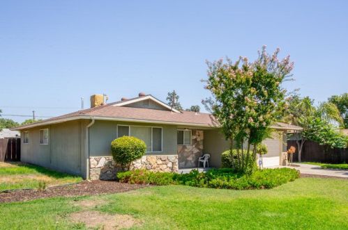 145 Garrett Ave, Fresno, CA 93706-4743