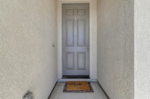5712 Freestone Dr, Arboga CA  95901-8701 exterior