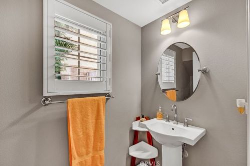 199 Rodeo, Irvine CA  92602 exterior