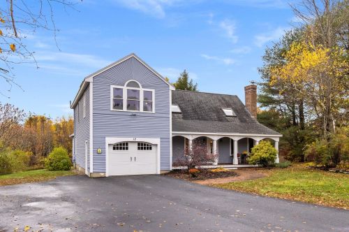 12 Riverside Farm Dr, Lee, NH 03861-6215