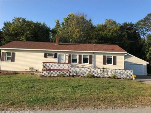 10 Kelley St, Fairfield, ME 04937-1233