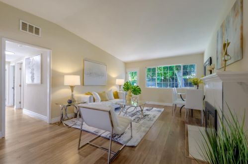 2890 Fordham St, Palo Alto, CA 94303-1210