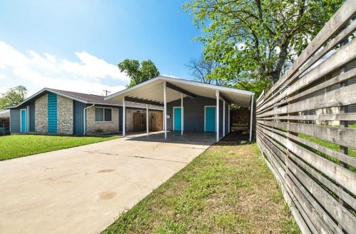 2013 Cheshire Dr, Austin TX  78723-3208 exterior