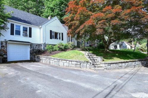 89 Westwood Ave, Waterbury, CT 06708-2439