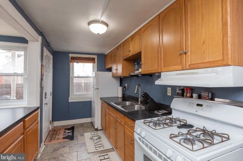 21 Mary St, Lancaster PA  17603-3424 exterior