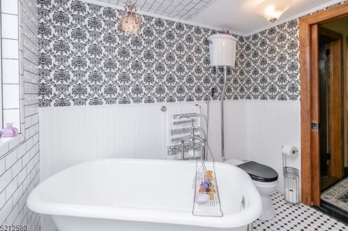 208 High St, Hackettstown NJ  07840-1941 exterior