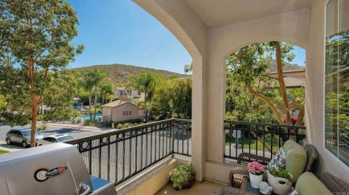 934 Bolex Way, San Marcos, CA 92078-5355